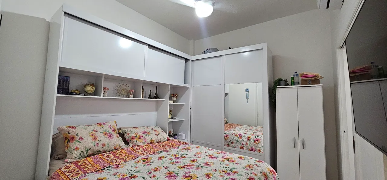 Guarda-Roupa em L  Branco com Espelho