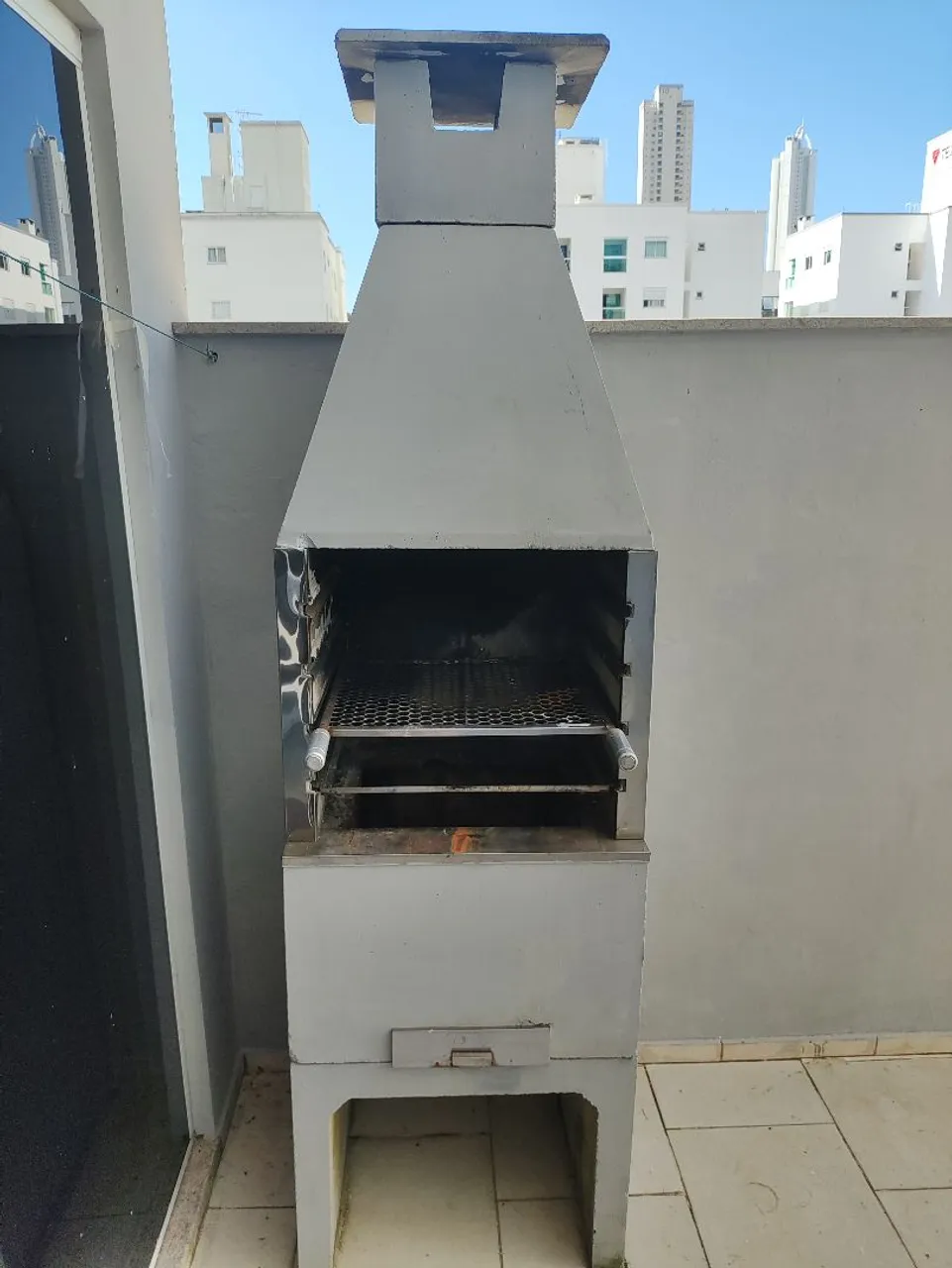 Churrasqueira de alvenaria para área externa
