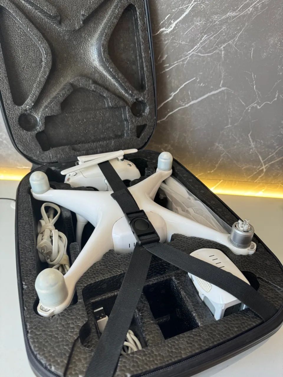 Drone DJI Phantom 4 completo + bateria extra + base de Carregamento + Mochila! - Foto 4
