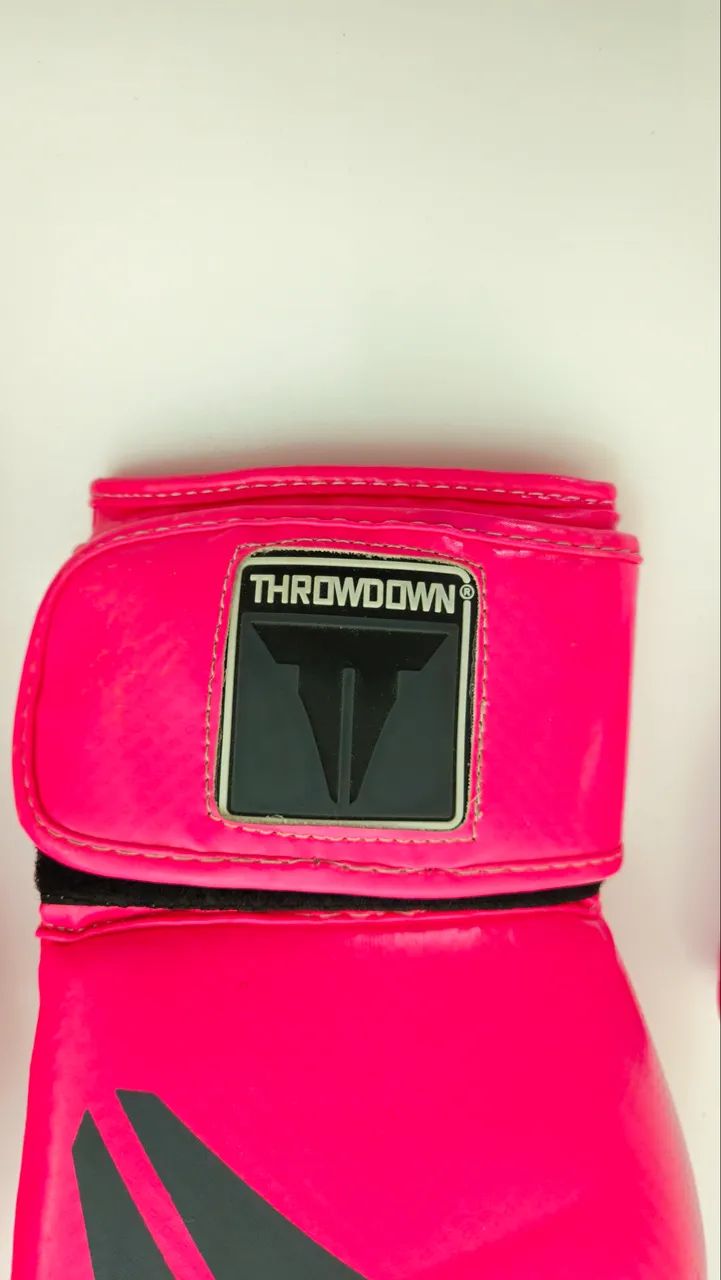 Luvas de Boxe/Muay Thai Throwdown Phenom 12 OZ Feminina + Bandagem Spank - Foto 3