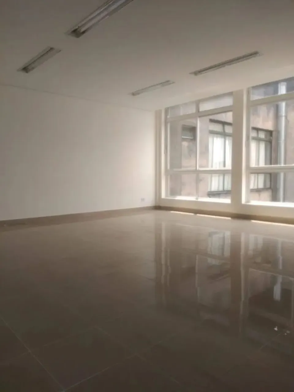 Salas Comerciais de 38m2 à 52m2 - Barão de Iguape x Galvão Bueno- Ótima Localização - Em f