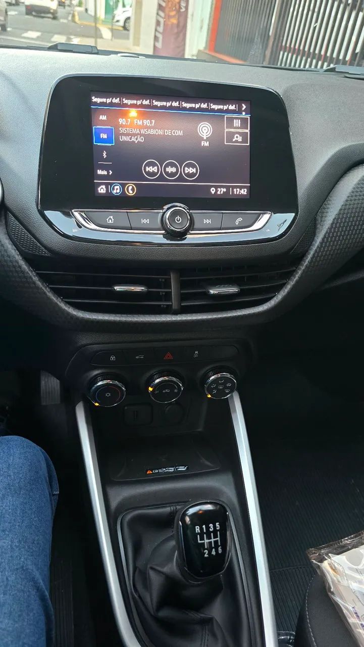 Onix Plus LTZ 2020 completo mylink baixo km - Foto 5