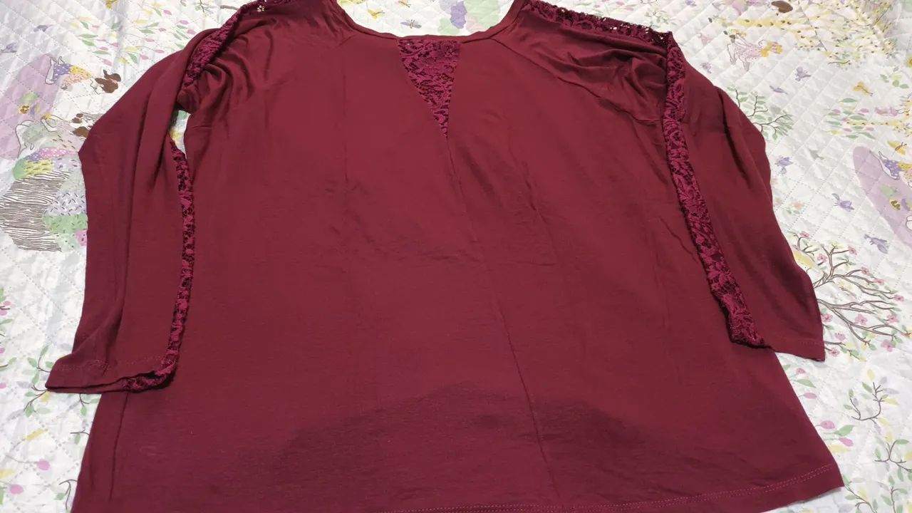 Camiseta manga longa bordô com renda Plu size - Foto 3