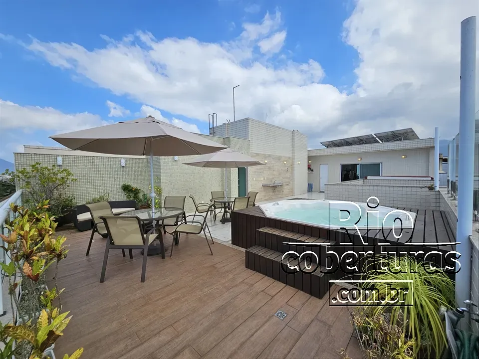 Cobertura à venda no Recreio. 3 Suítes. Terraço e hidro.
