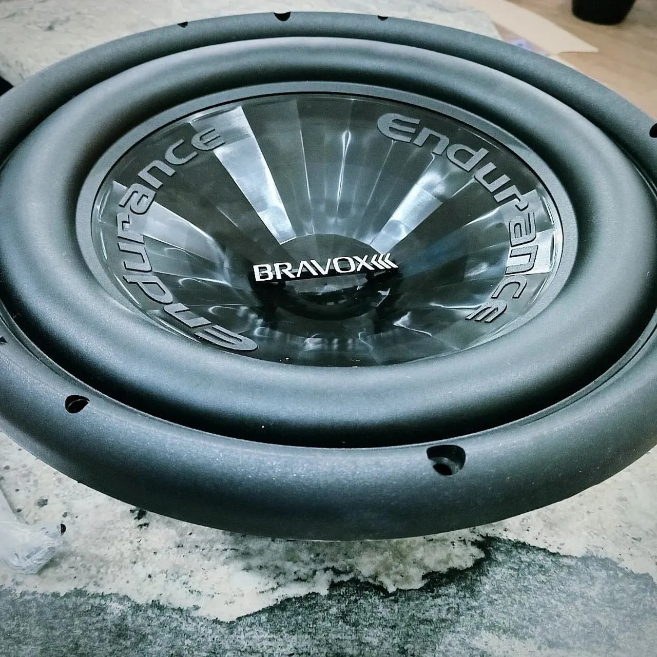 Subwoofer Bravox Endurance E2K Zero na caixa !!