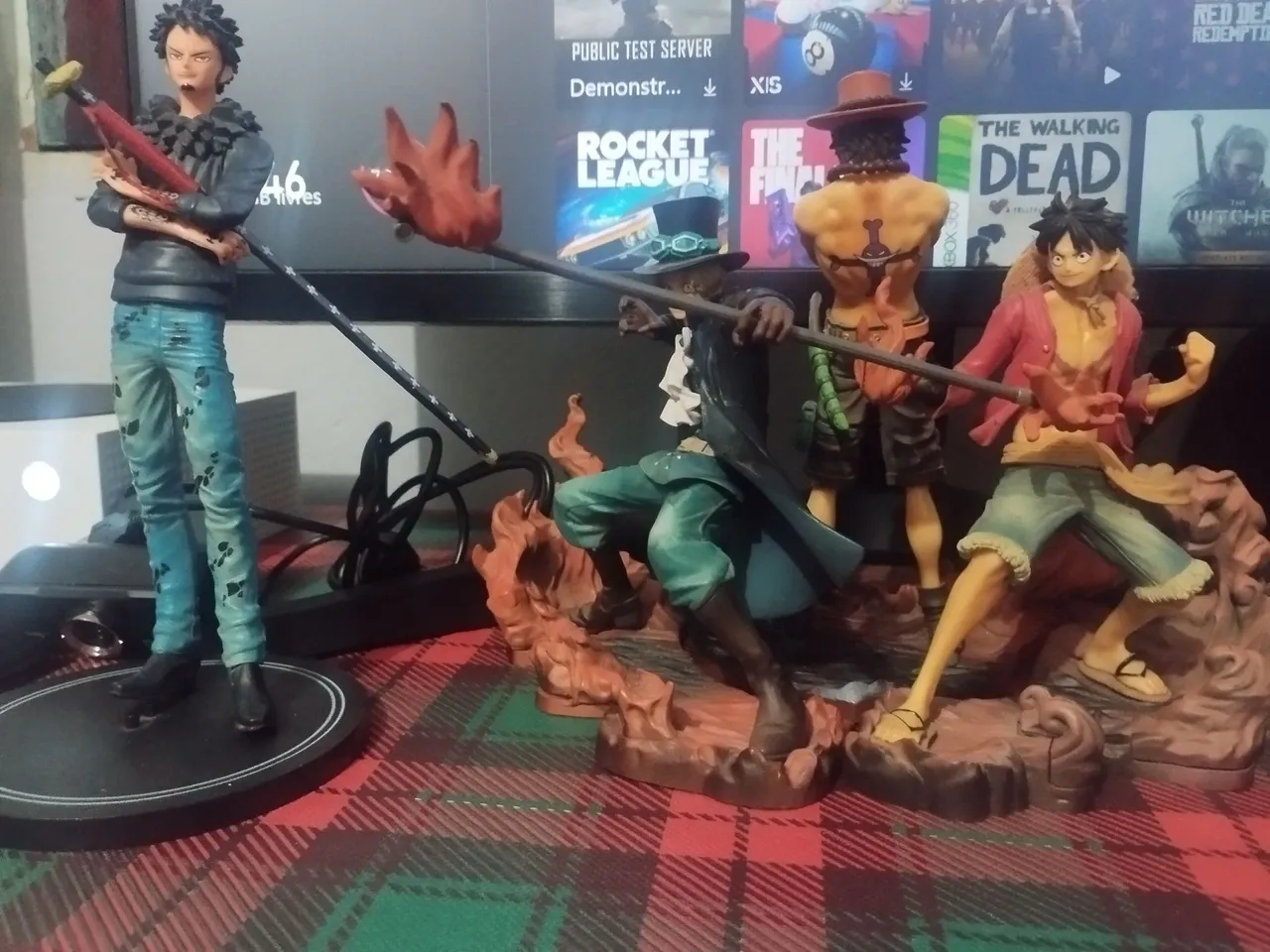 Estátuas colecionáveis One Piece - Trio de Ases