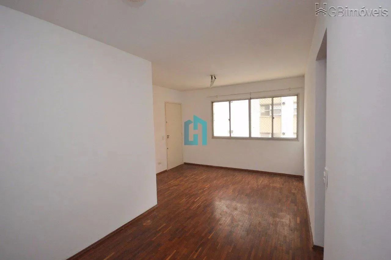Apartamento de 3 dormitórios para reforma em Moema
