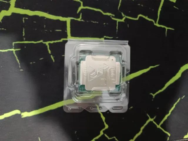 Intel Xeon E5-2666 v3 Processor ? New, Never Used64317757596546120