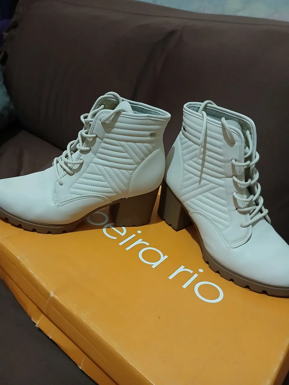 Bota Feminina Beira Rio Off White