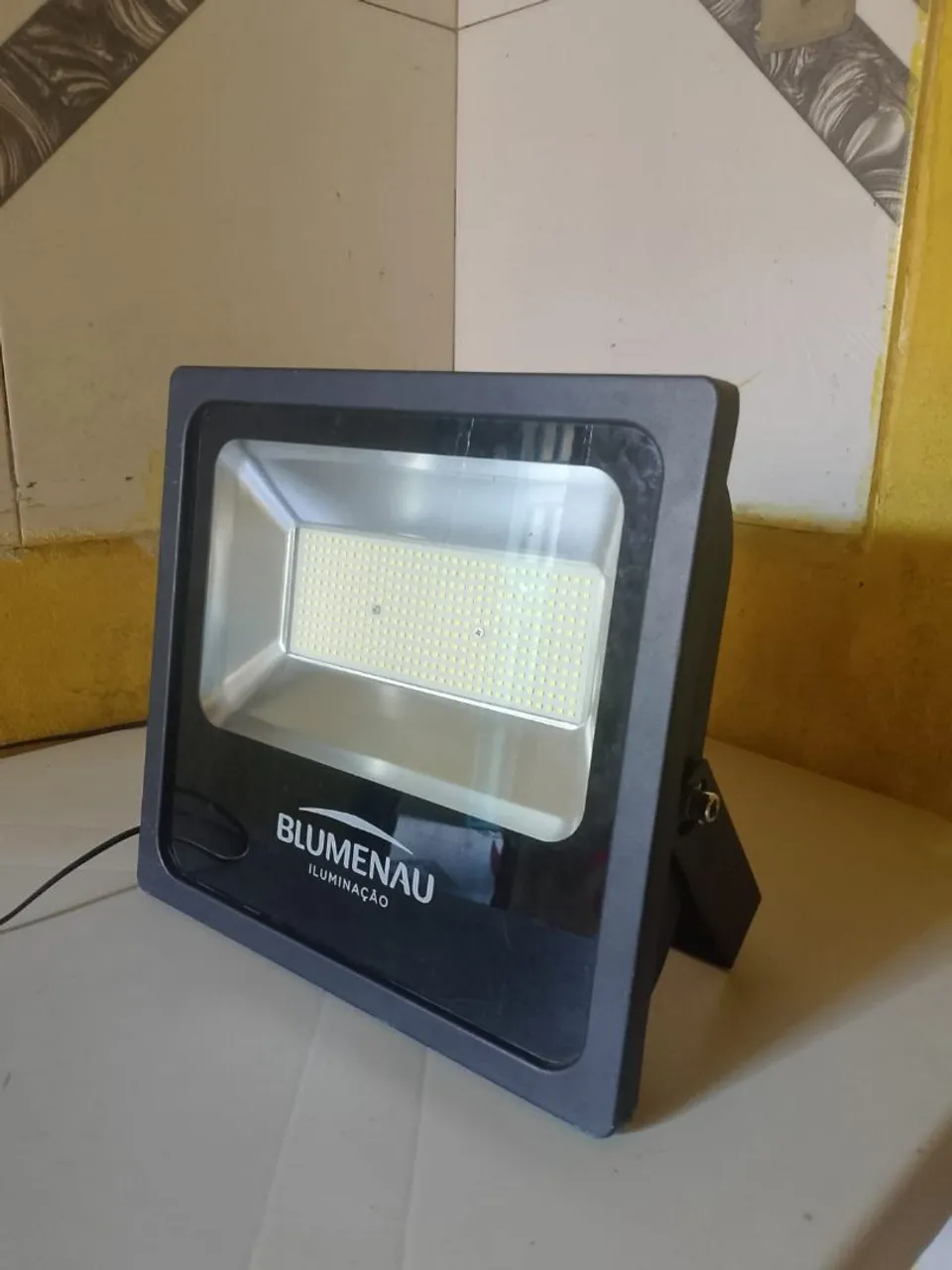 Refletor LED Blumenau - Iluminação Potente e Eficiente