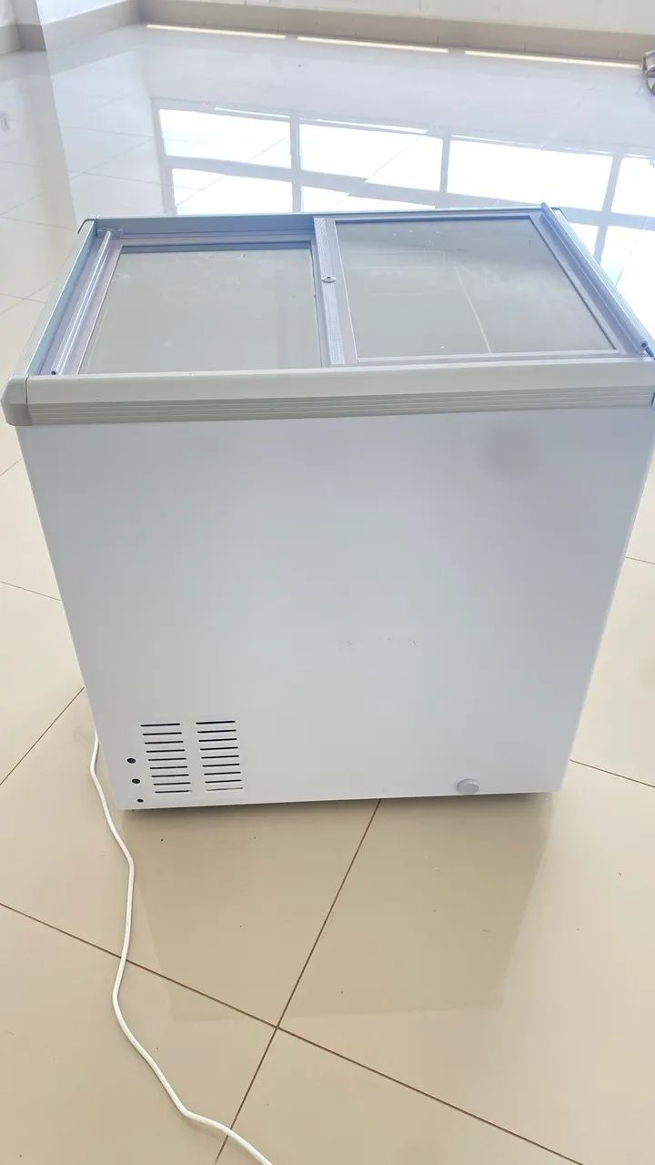 VENDO Expositor horizontal EOS 138 litros eco gelo tampa de vidro