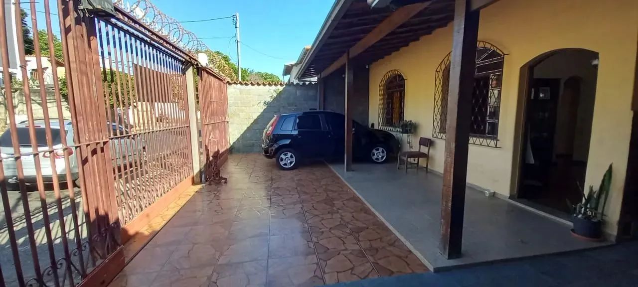 Belo Horizonte - Casa Padrão - Itapoã