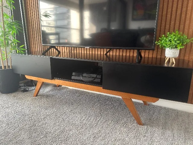 Rack de TV Tok Stock