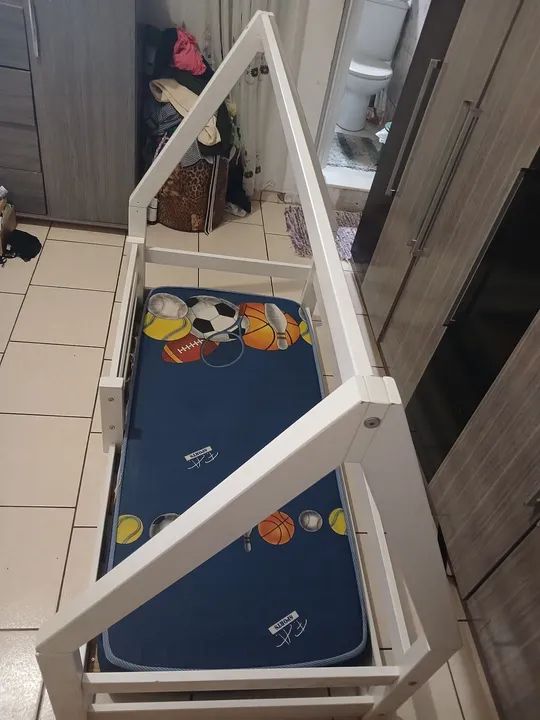 Cama Casinha Infantil Montessori com colchão  - Foto 4