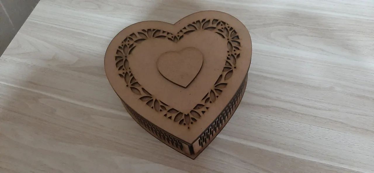 Caixa em MDF em formato de coração kit c/5 unds