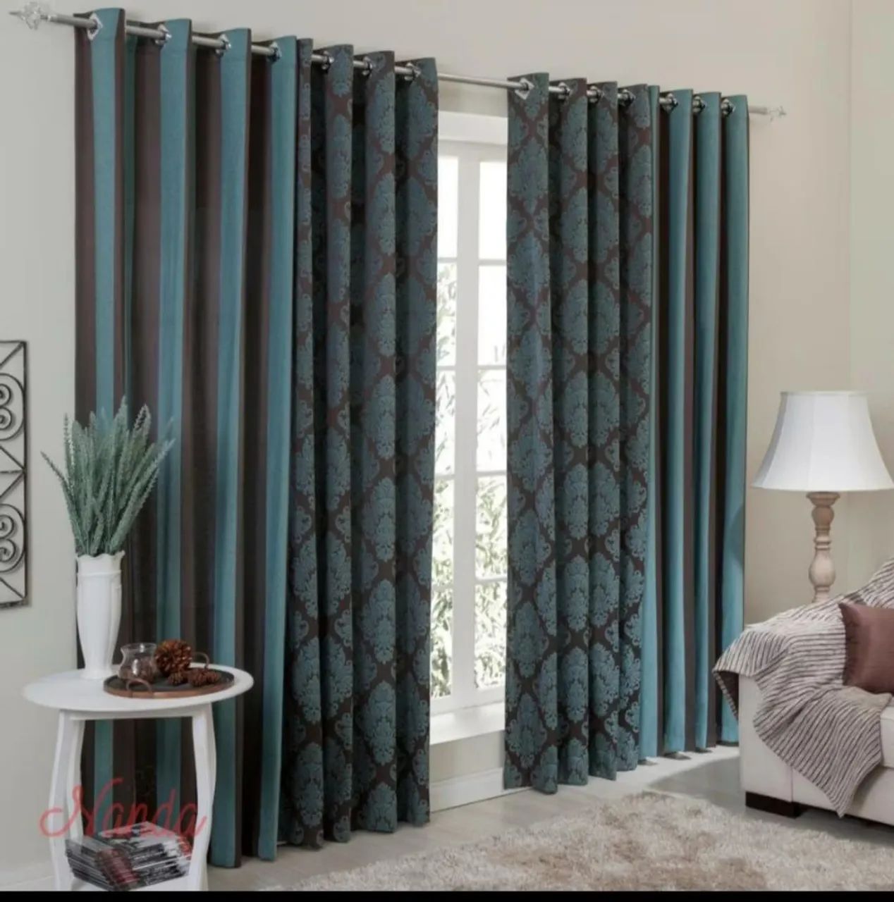 Cortinas blackout em tons de marrom e azul