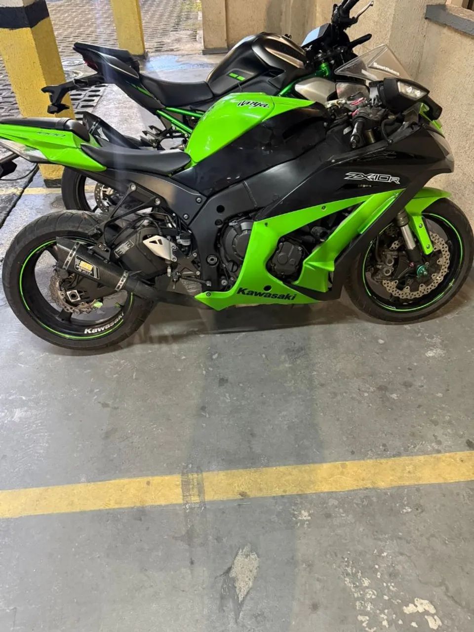 壱 LENTE PISCA TRASEIRO DIREITO NINJA ZX-10R / 2011 A 2017 - 23007