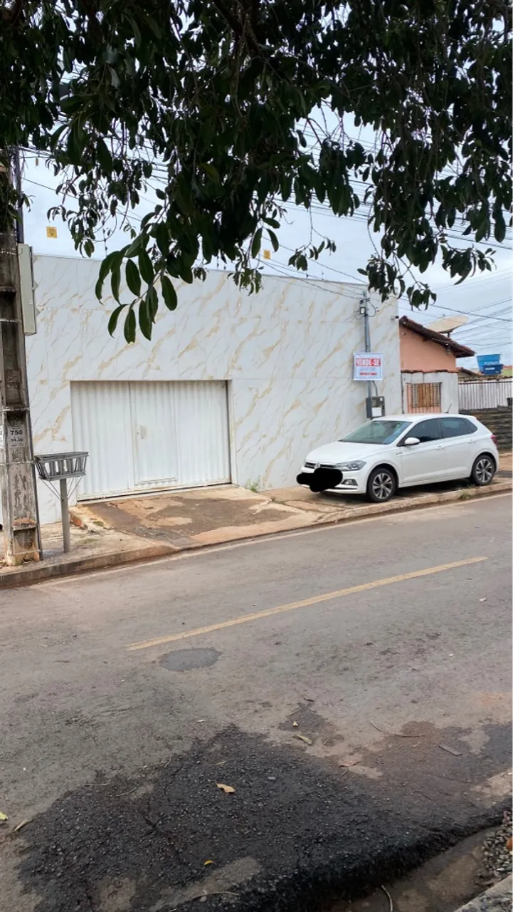 VENDE-SE CASA
