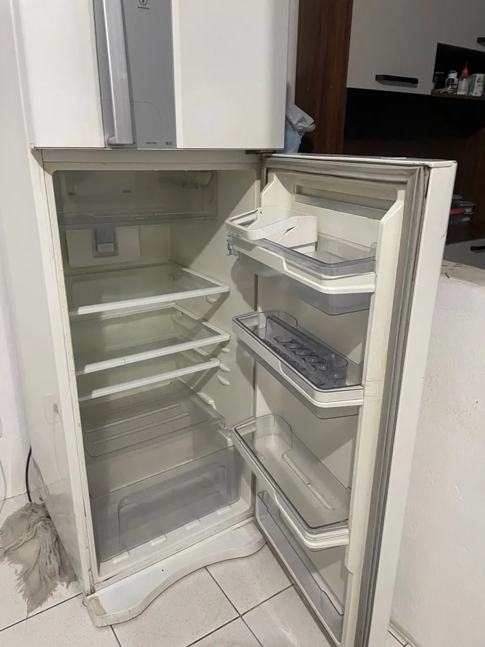 Geladeira Electrolux usada - Freezer funcionando bem | Aceito cartão - Foto 2