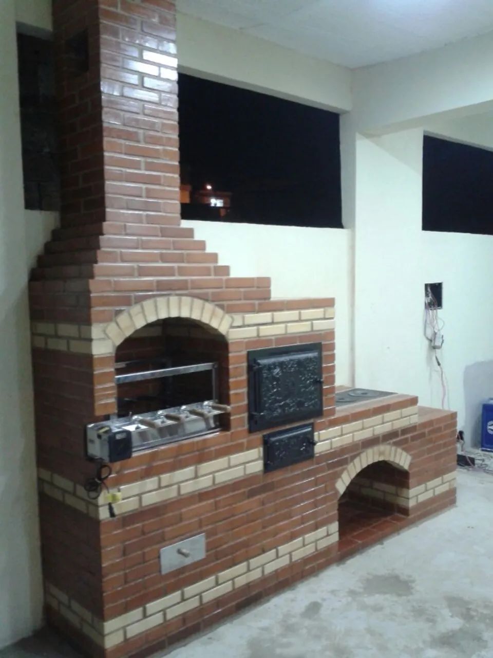 CHURRASQUEIRA ALVENARIA, FOGÃO A LENHA E  FORNO  - Foto 4