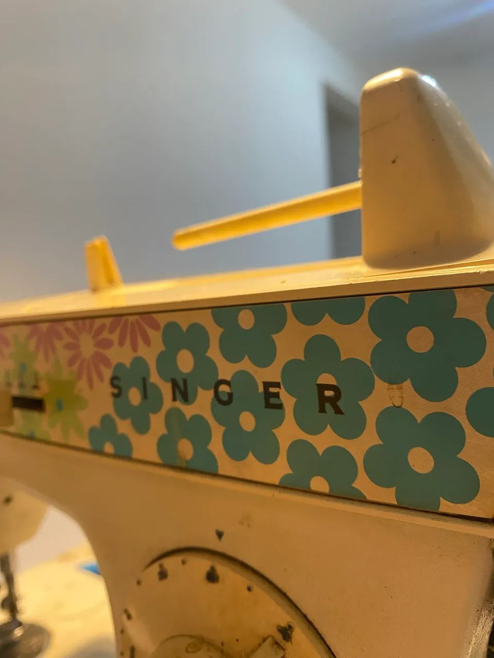 Máquina de Costura Singer - Foto 4