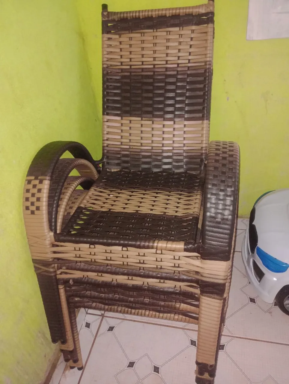 Cadeira de área externa em fibra sintética