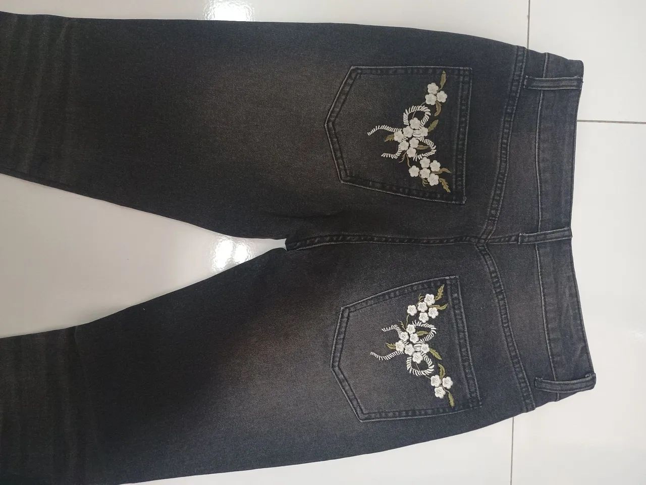 Calça Jeans com Lycra Importada - Foto 4