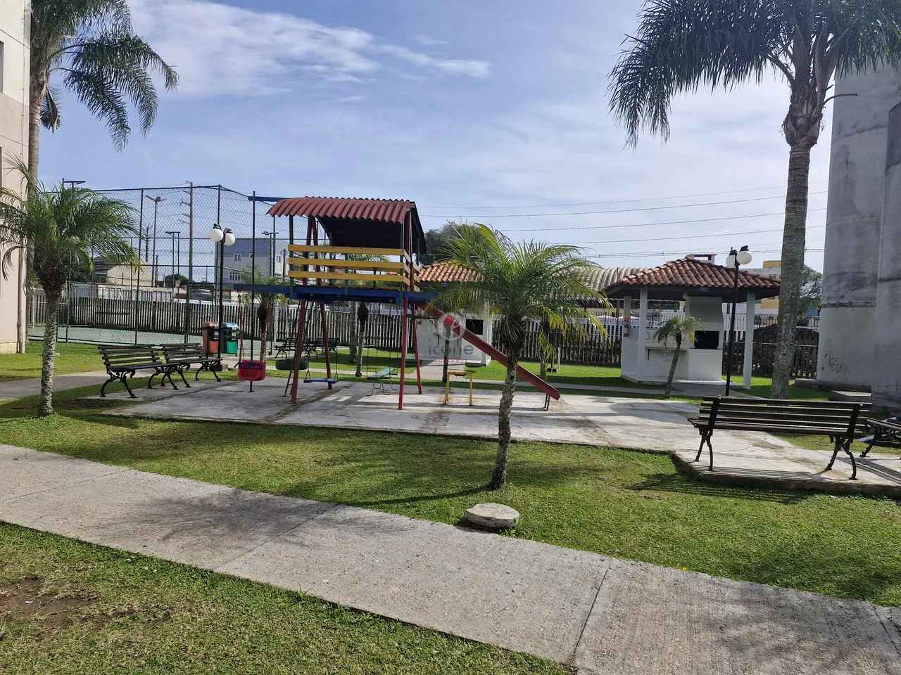 Imóvel para aluguel com 45 metros quadrados com 2 quartos em Sítio Cercado - Curitiba - PR