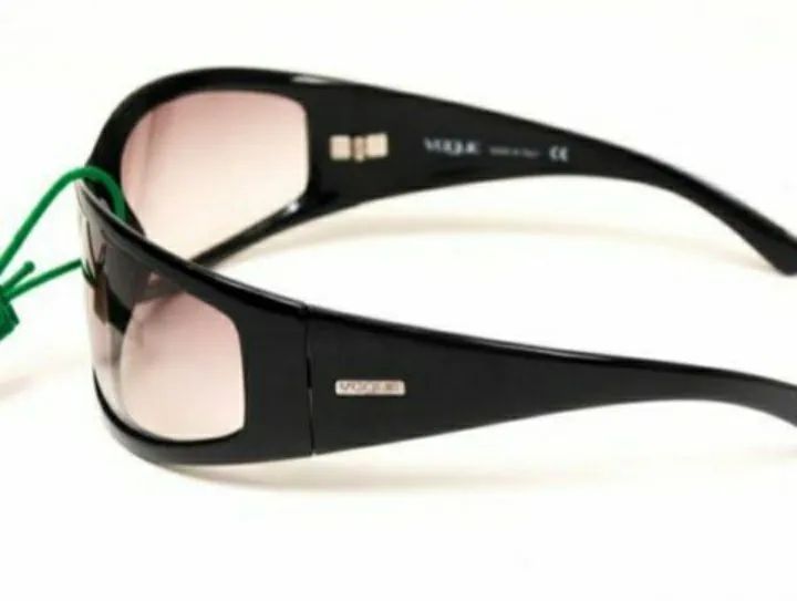 ÓCULOS DE SOL, UNISEX, NOVO, MARCA VOGUE. - Foto 3