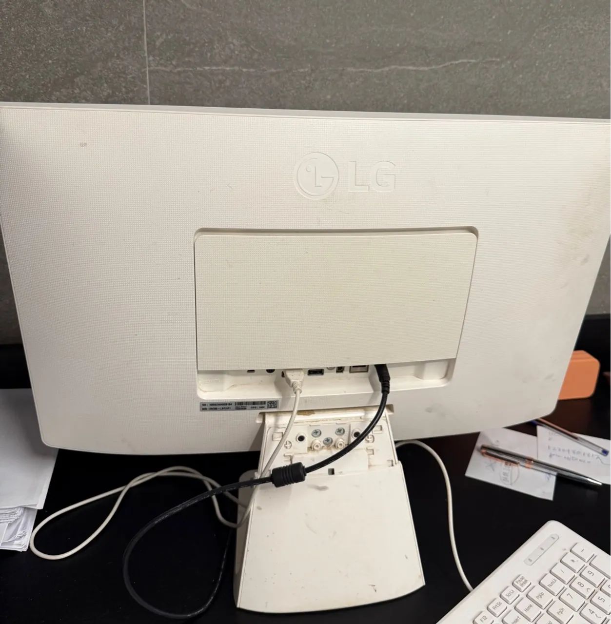 LG ALL-IN-ONE COMPUTER 22V28064208806318979121
