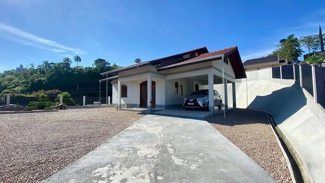 Casa solta com amplo espaço de terreno no bairro Souza Cruz - Foto 4