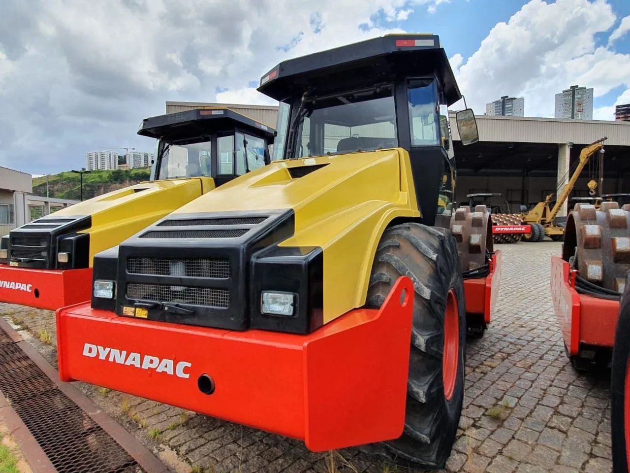 Rolo Compactador Dynapac CA250