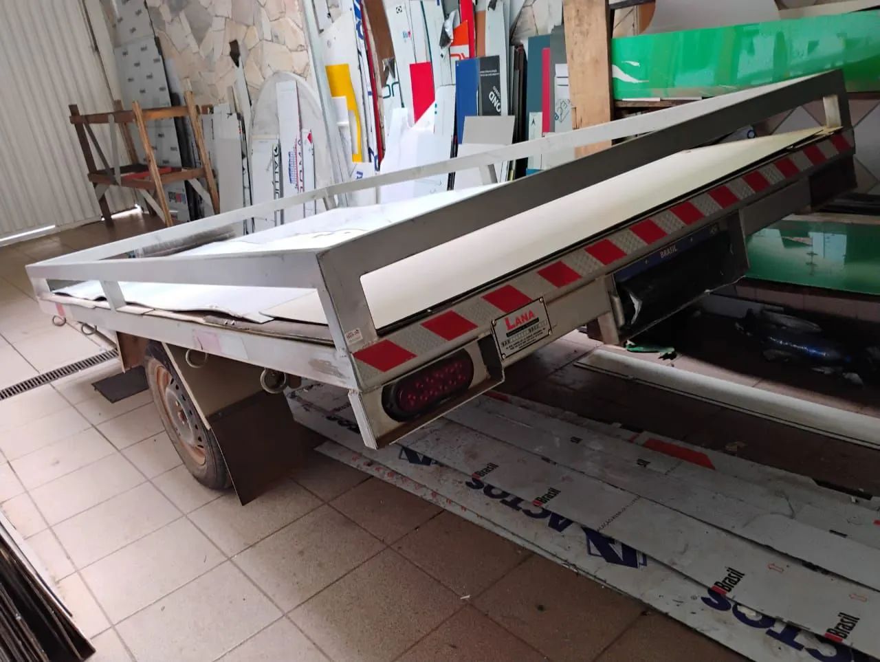 Small Trailer64298535311490121
