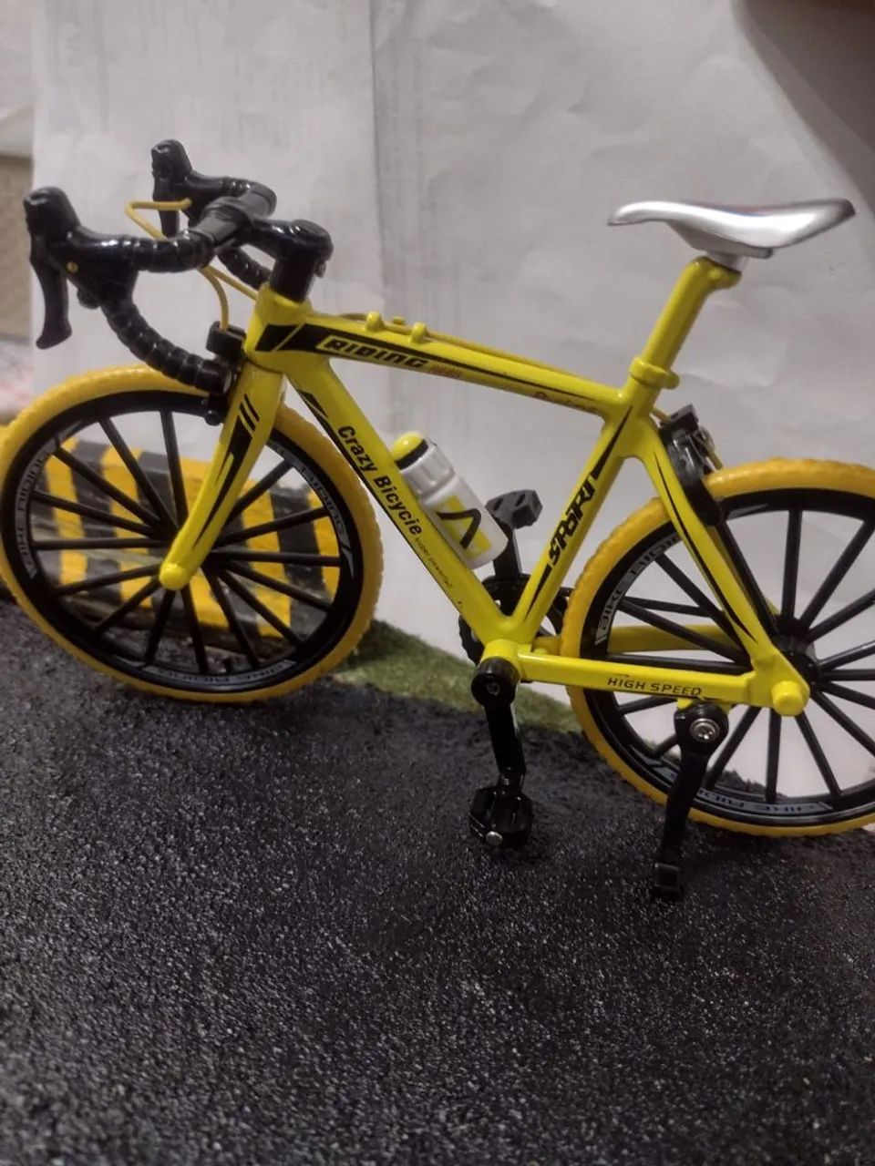 DIORAMA DE BICICLETA  - Foto 2