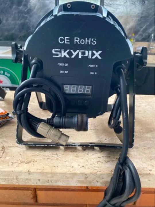 4 Luzes PAR LED Par 64 da marca SKYPIX - Foto 2