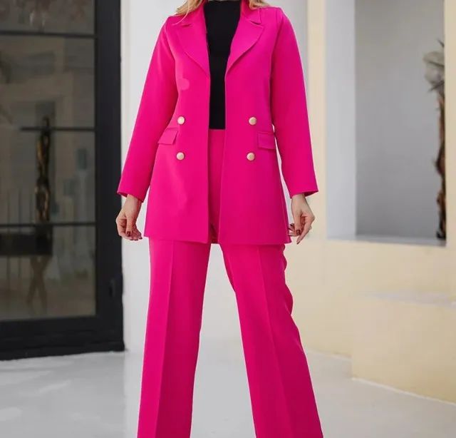 Conjunto Feminino Blazer e Calça Flare