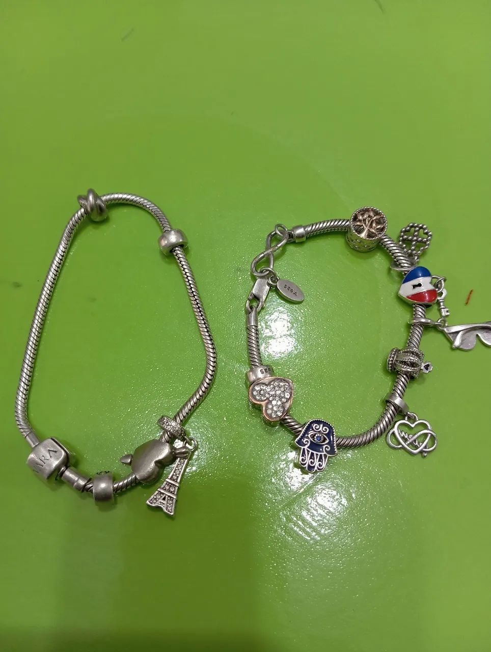 2 Pulseiras Pandora Originais com Berloques
