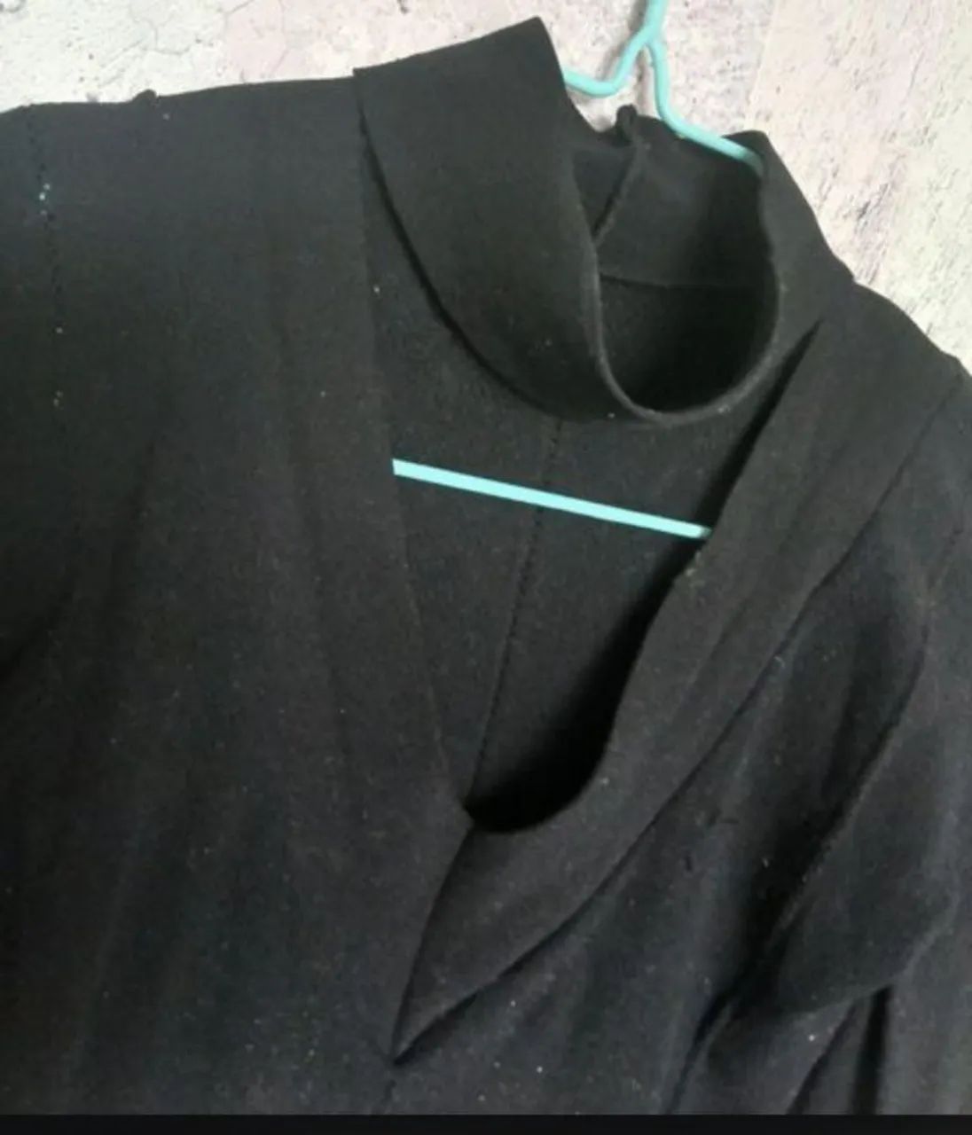 Blusa Scala preta com gola pescoço 