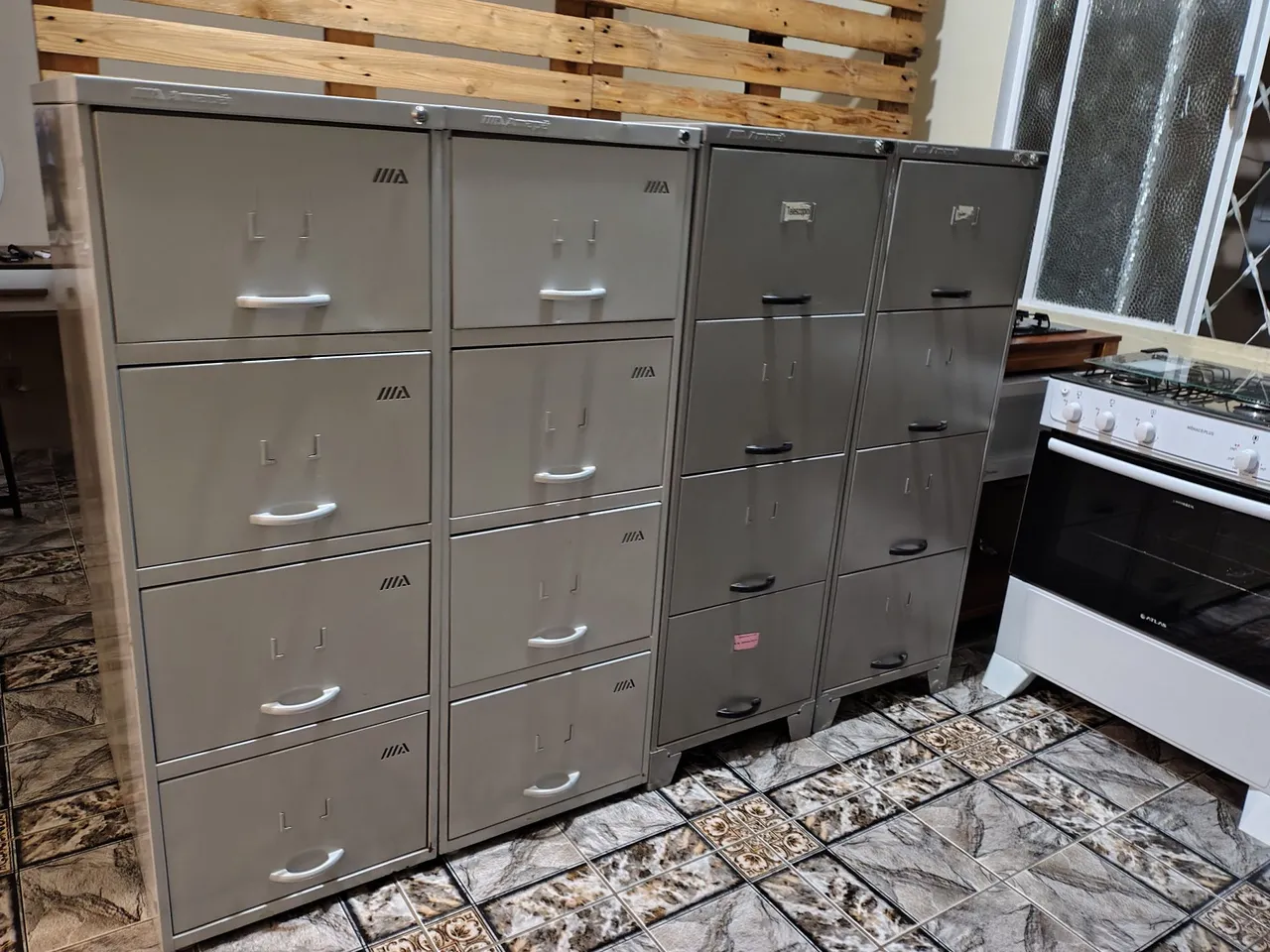 Arquivos de aço para escritório Semi-novos marca Amapá.