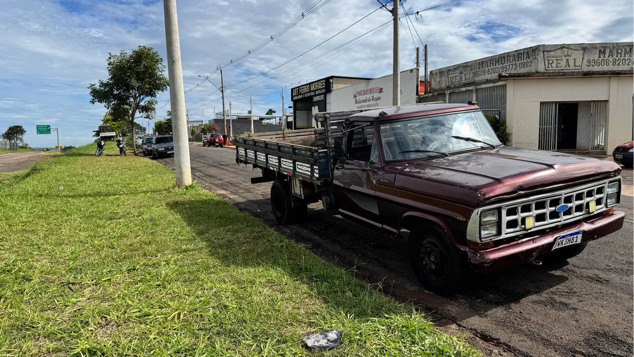 Vende-se caminhão f-4000 motor mwm 226