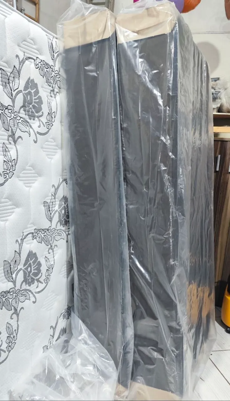 Cama Box com Colchão king nova n plástico