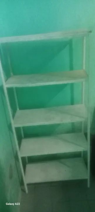 Vendo escrivaninha e prateleiras - Foto 4