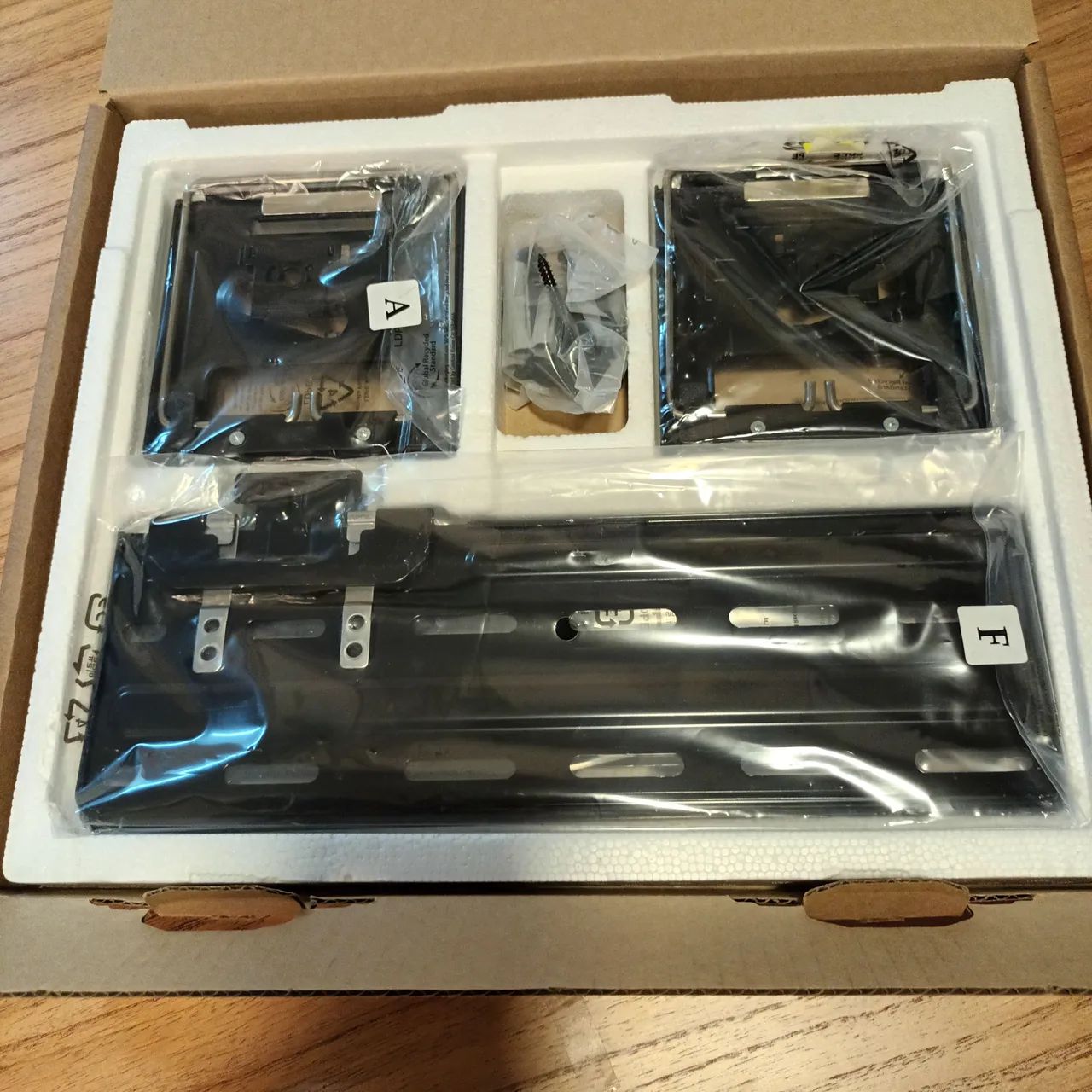 Suporte de parede para tv Sansungue  - Foto 2