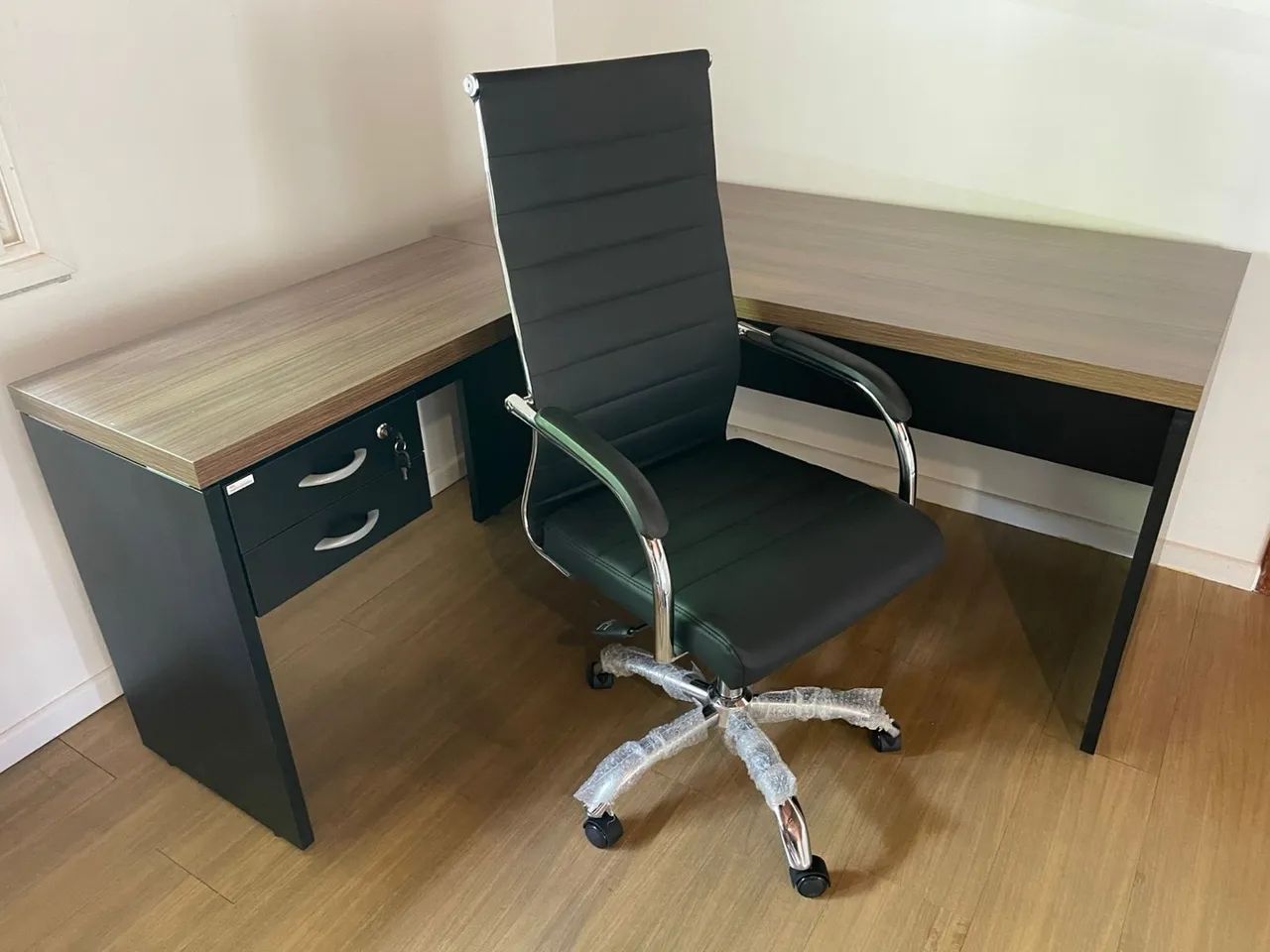 Mesa em L com Cadeira Esteirinha para Escritório - Foto 4