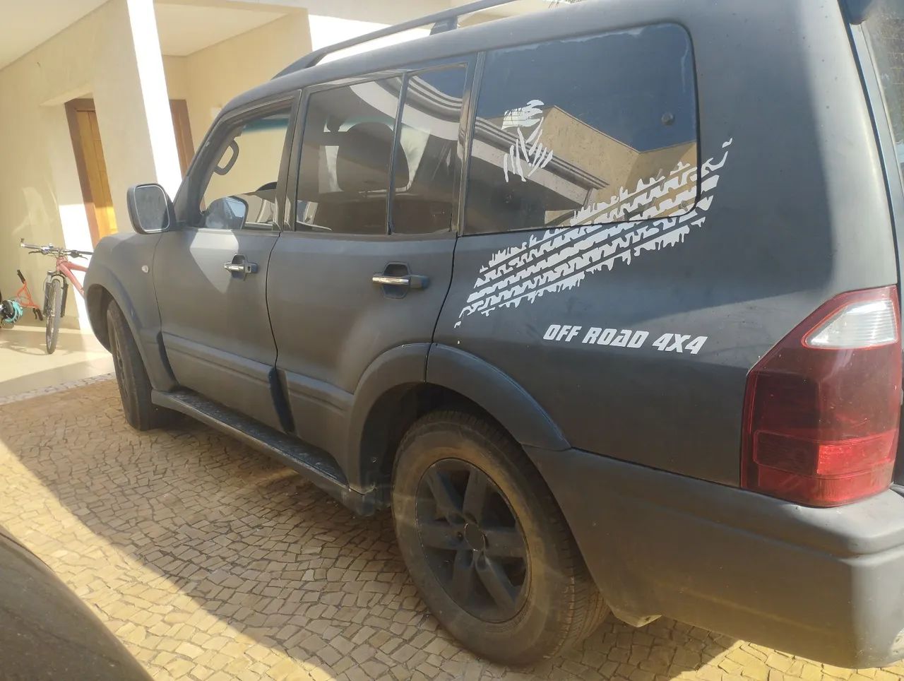 Mitsubishi Pajero GLS Hpe/hpe Full 3.8 233cv 3P AUT 2005
