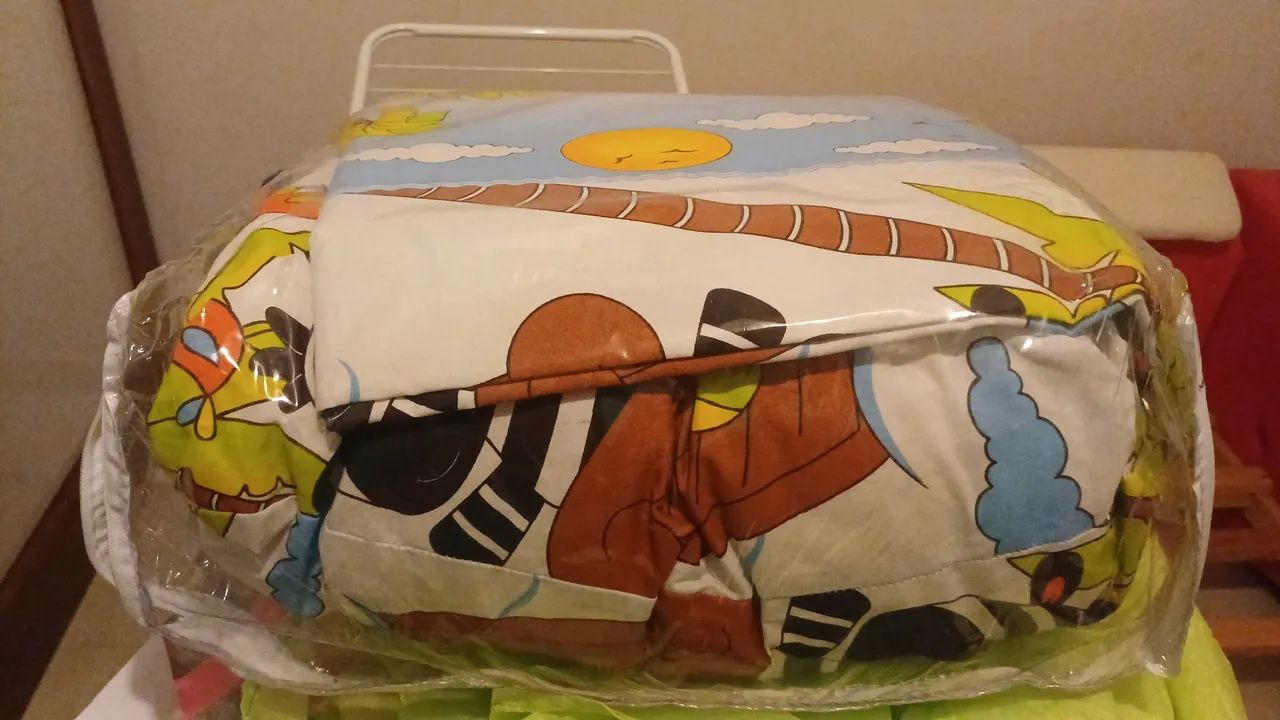 Kit cama de solteiro (travesseiro e lençol)
