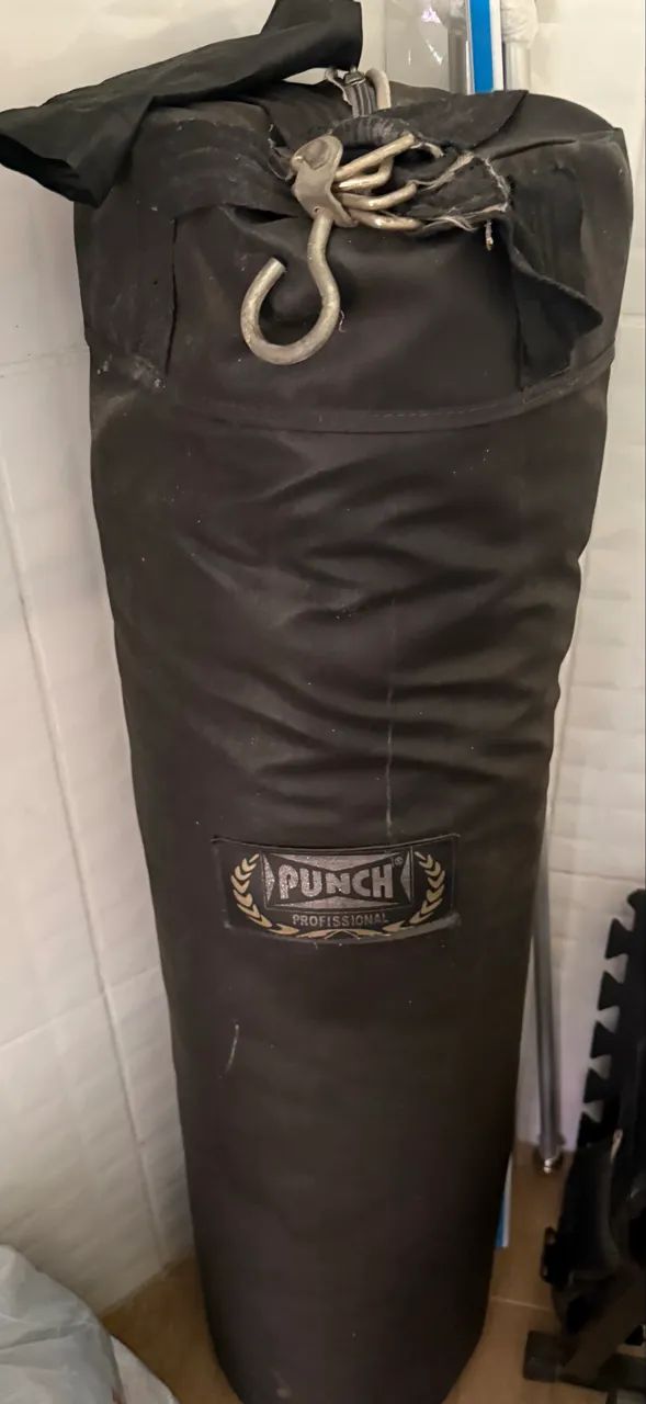 Vendo saco de pancada (boxe).