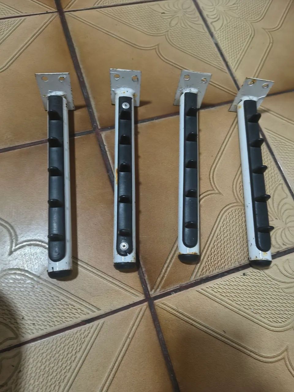 Vendo peças para pendurar produtos  - Foto 2