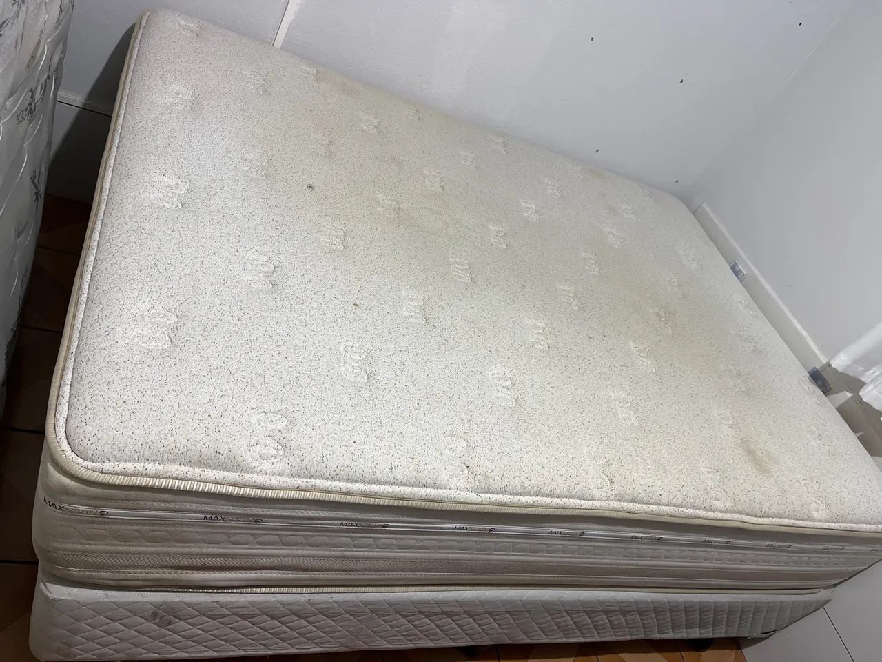 Cama box casal