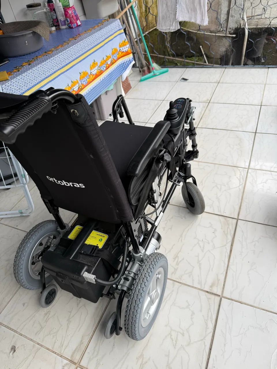 Cadeira de rodas motorizada - Foto 2